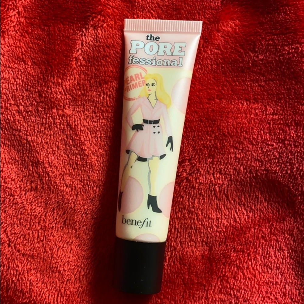 NEW! The porefessional pearl primer.